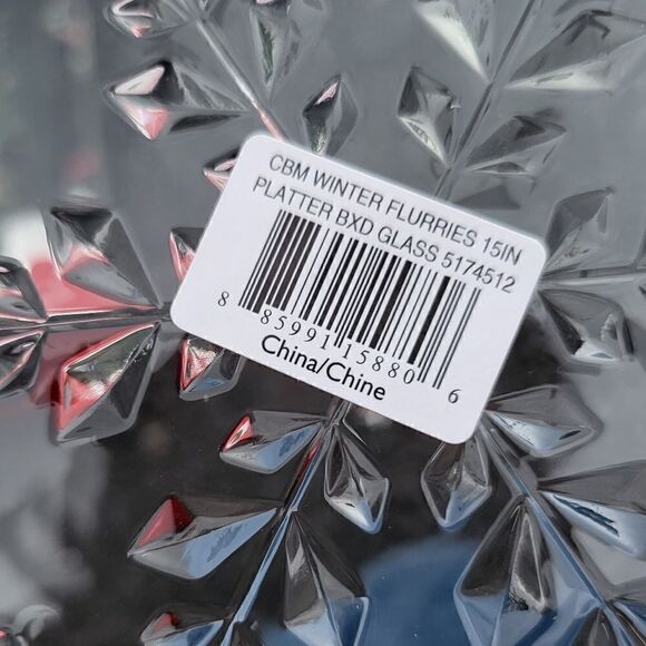 New Celebrations by Mikasa Winter Flurries Collection snowflake platter - Picture 6 of 12